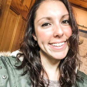 Meet your Posher, Danielle